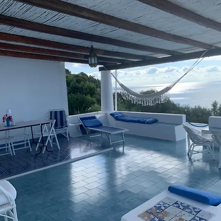 Casa Dei Cento Scalini Panarea